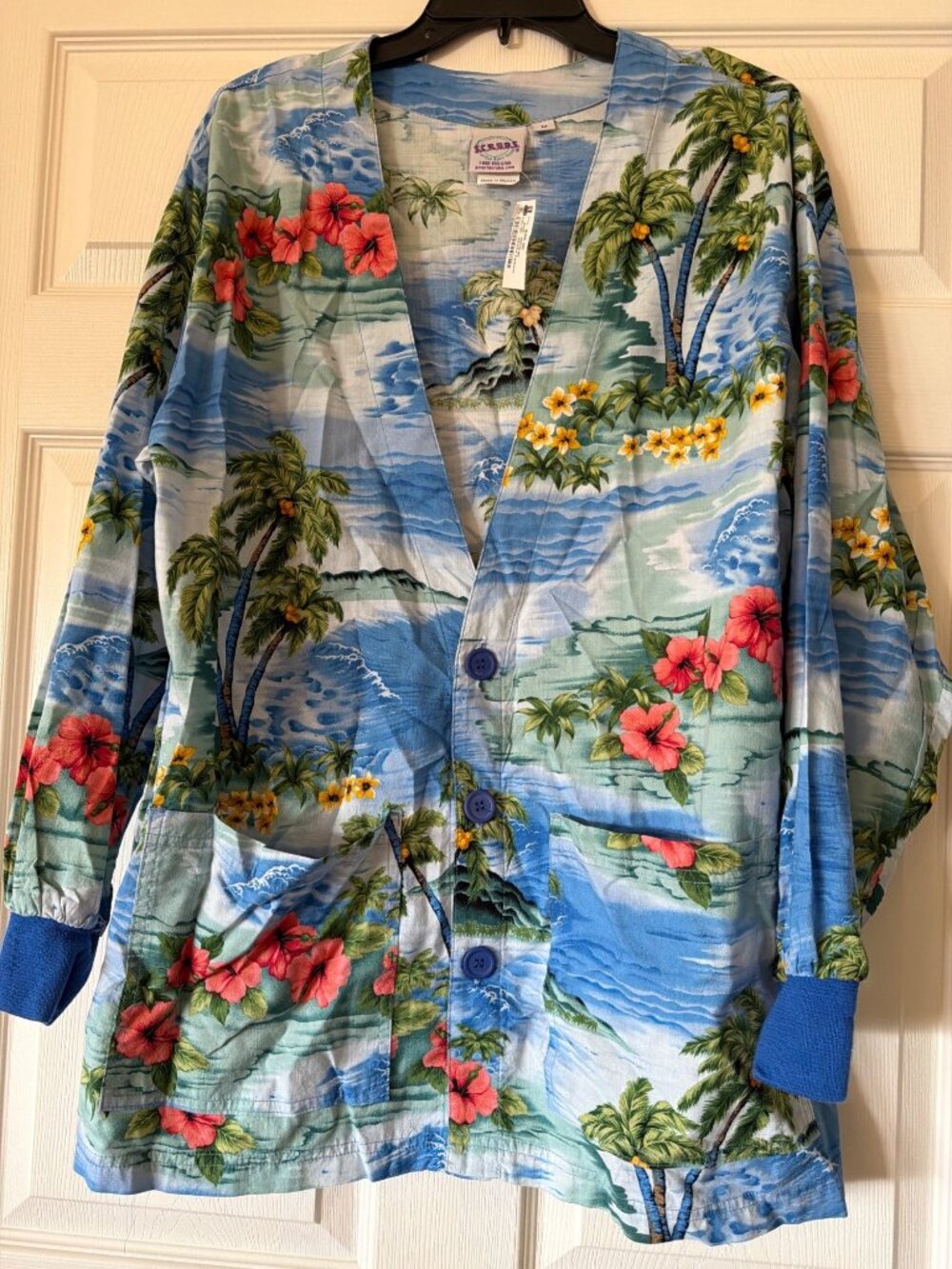Hawaiian Print S.C.R.U.B.S. Womens Cardigan With Pockets & Button Closure Size M